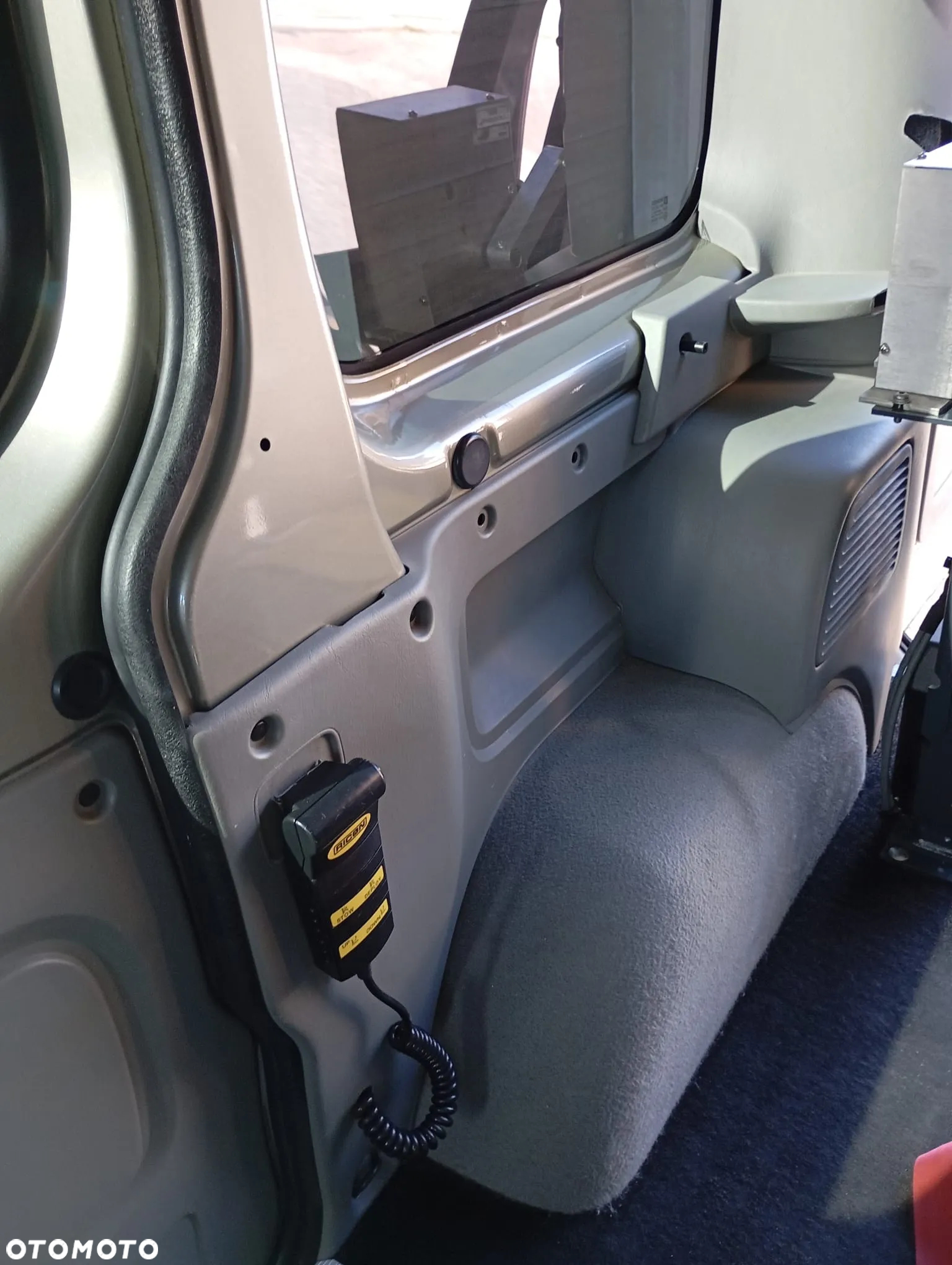 Opel Vivaro - 8