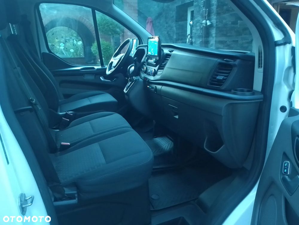 Ford Transit Custom Van - 19