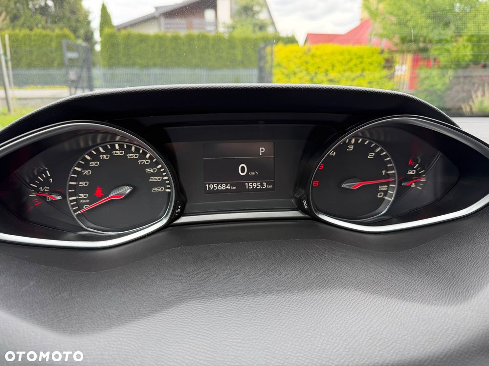 Peugeot 308 BlueHDi 120 EAT6 Stop & Start Allure - 28