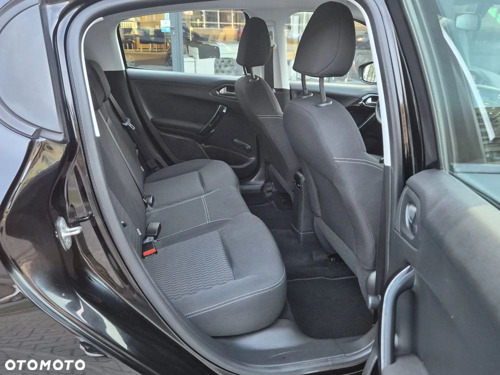 Peugeot 208 PureTech 82 Start & Stop Allure - 28