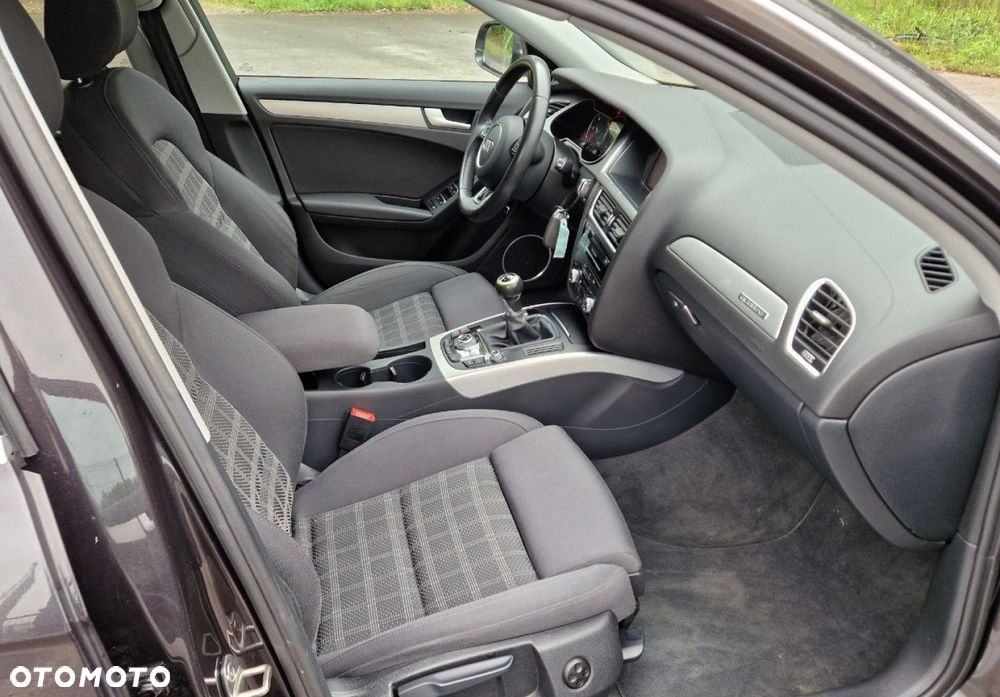 Audi A4 Avant 2.0 TDI DPF quattro S line Sportpaket - 29