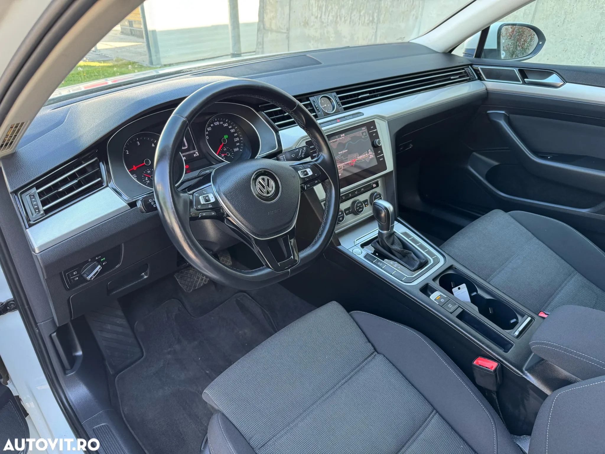 Volkswagen Passat Variant 1.6 TDI SCR DSG Business - 11