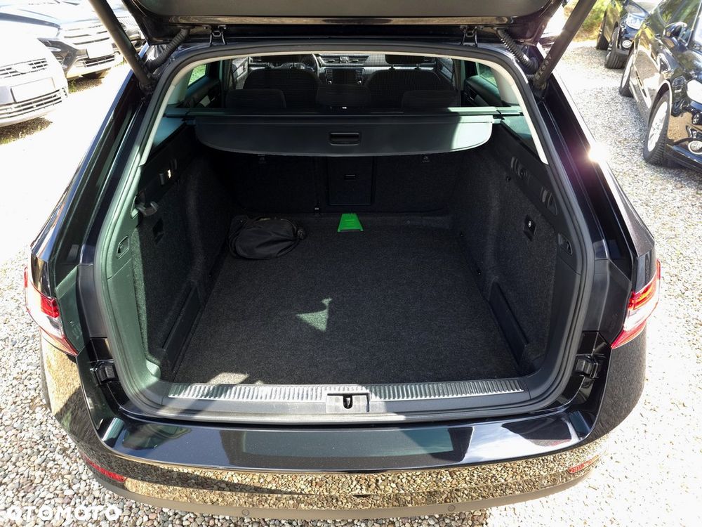 Skoda Superb 2.0 TDI Style DSG - 36