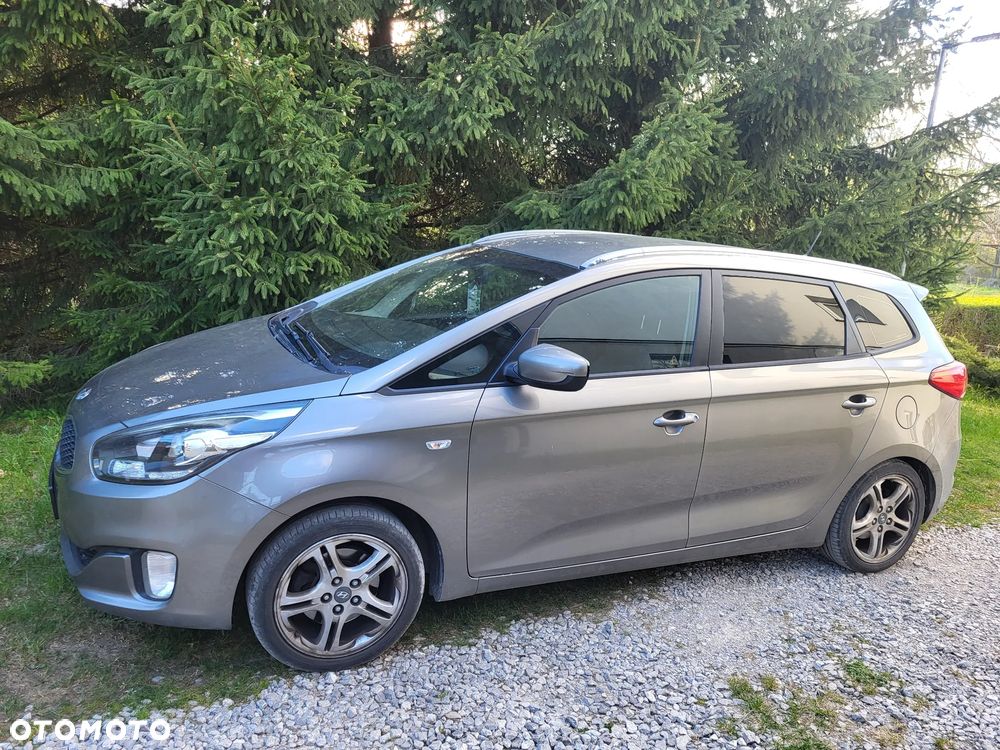 Kia Carens ver-1-7-crdi-m-7os-eu6 - 2