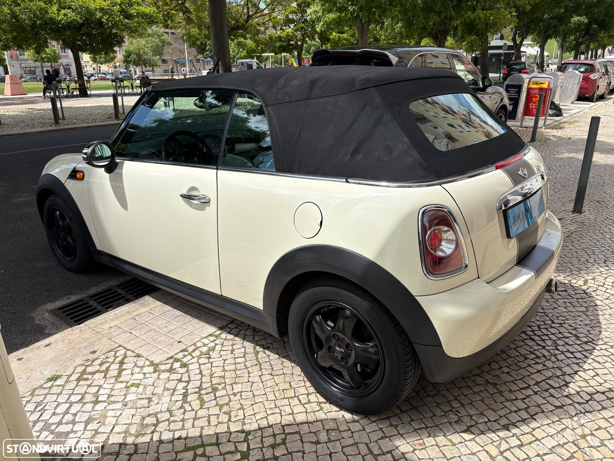 MINI Cabrio Cooper D - 4
