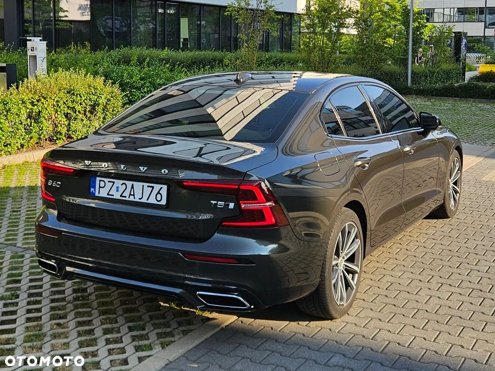 Volvo S60 T5 AWD R-Design - 4