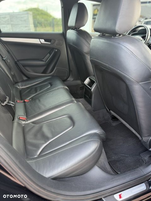 Audi A4 Limousine - 4