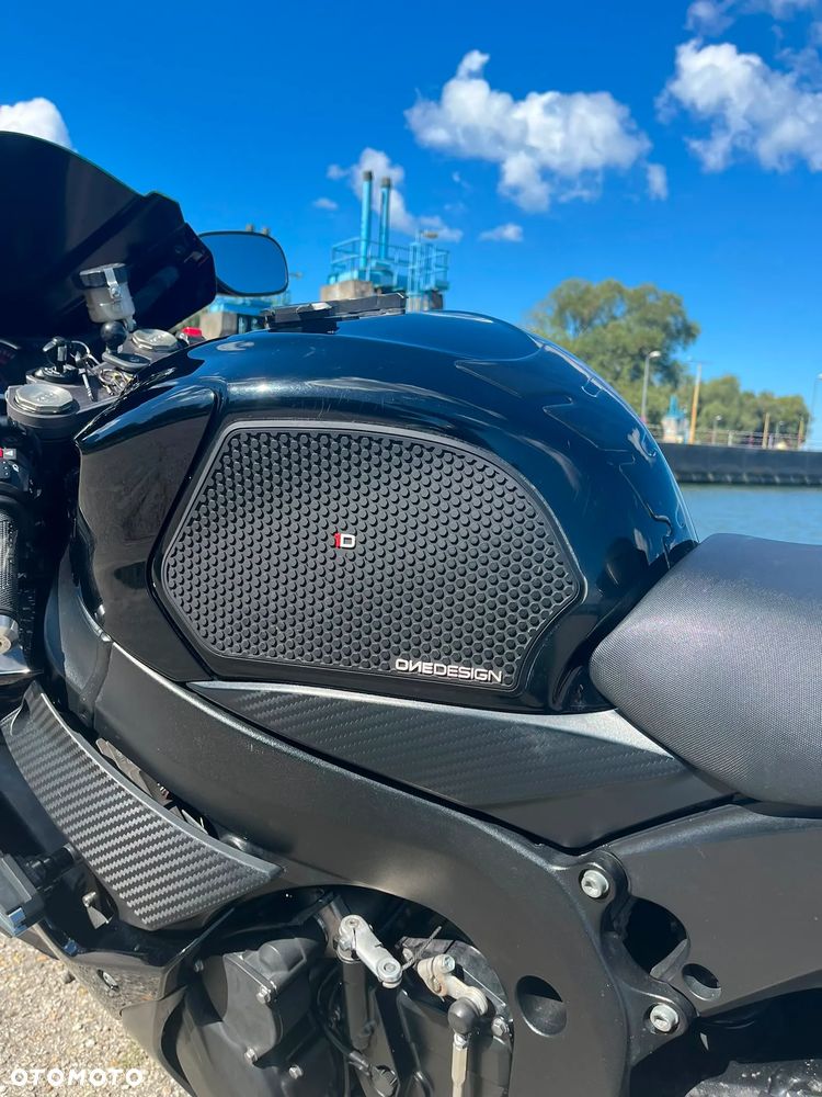 Suzuki GSX-R - 11