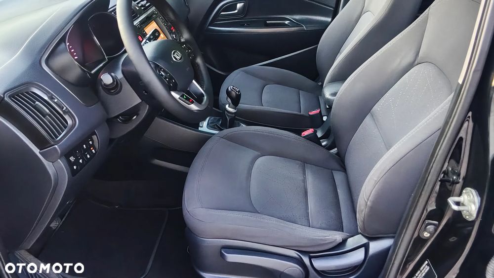 Kia Rio - 33