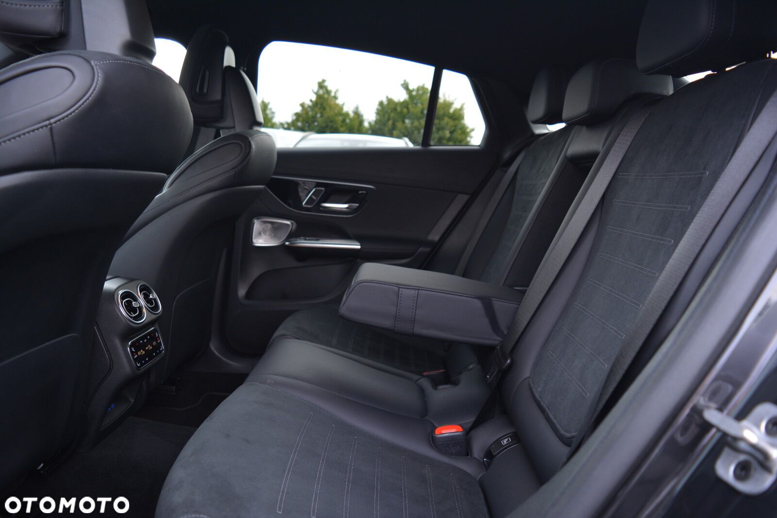 Mercedes-Benz GLC - 28
