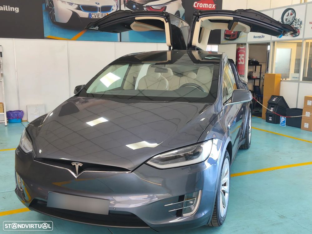 Tesla Model X — fotografia 4