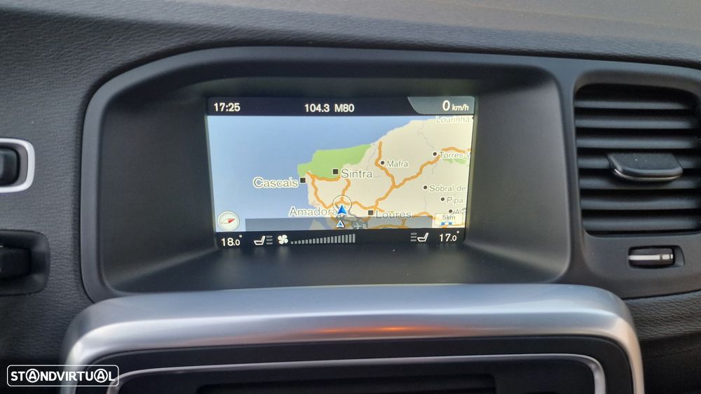 Volvo V60 D6 Plug-In-Hybrid AWD Geartronic Summum - 24