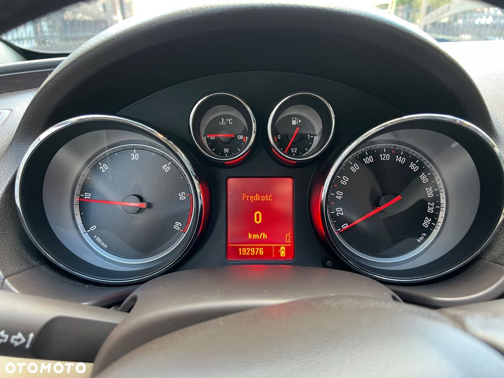 Opel Insignia - 15