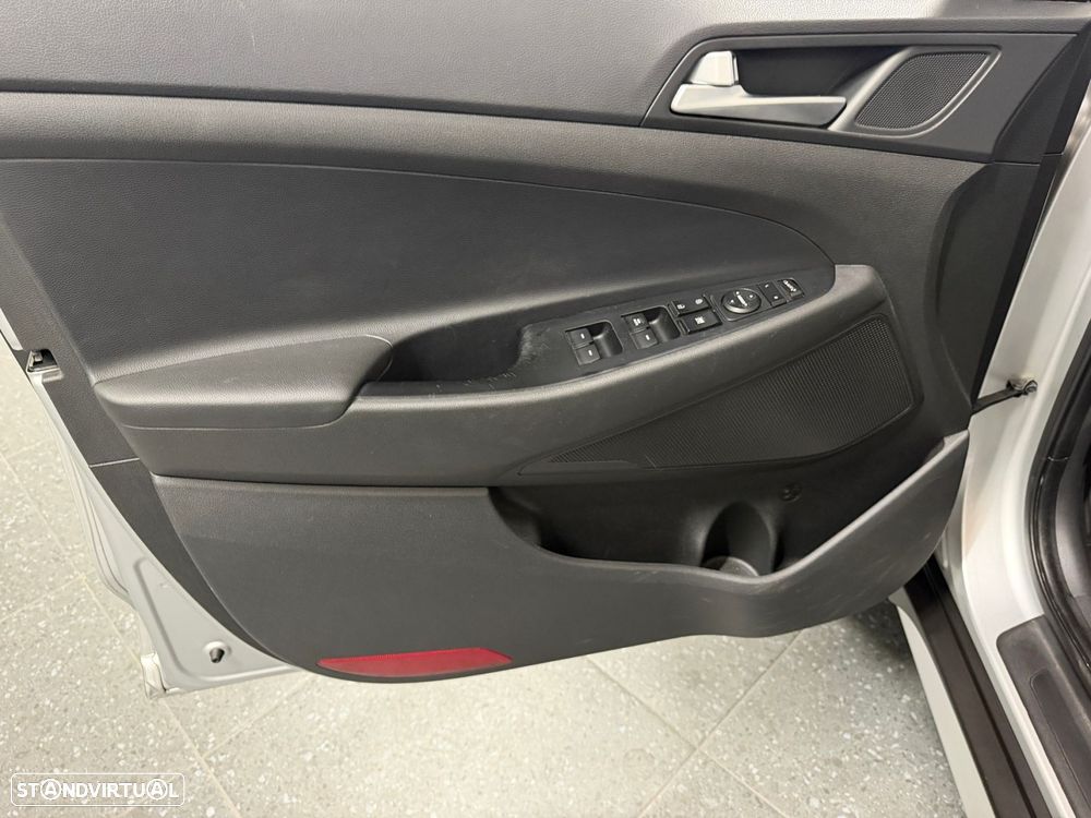 Hyundai Tucson 1.7 CRDi Executive - 16