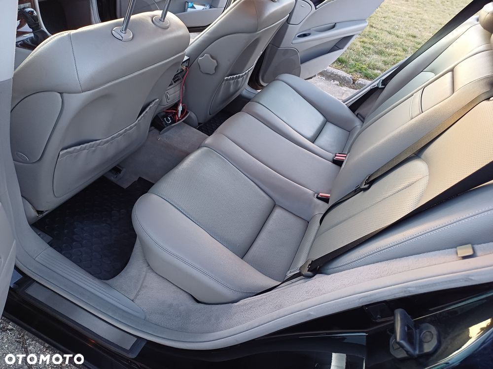 Mercedes-Benz Klasa E 220 CDI T Classic - 10