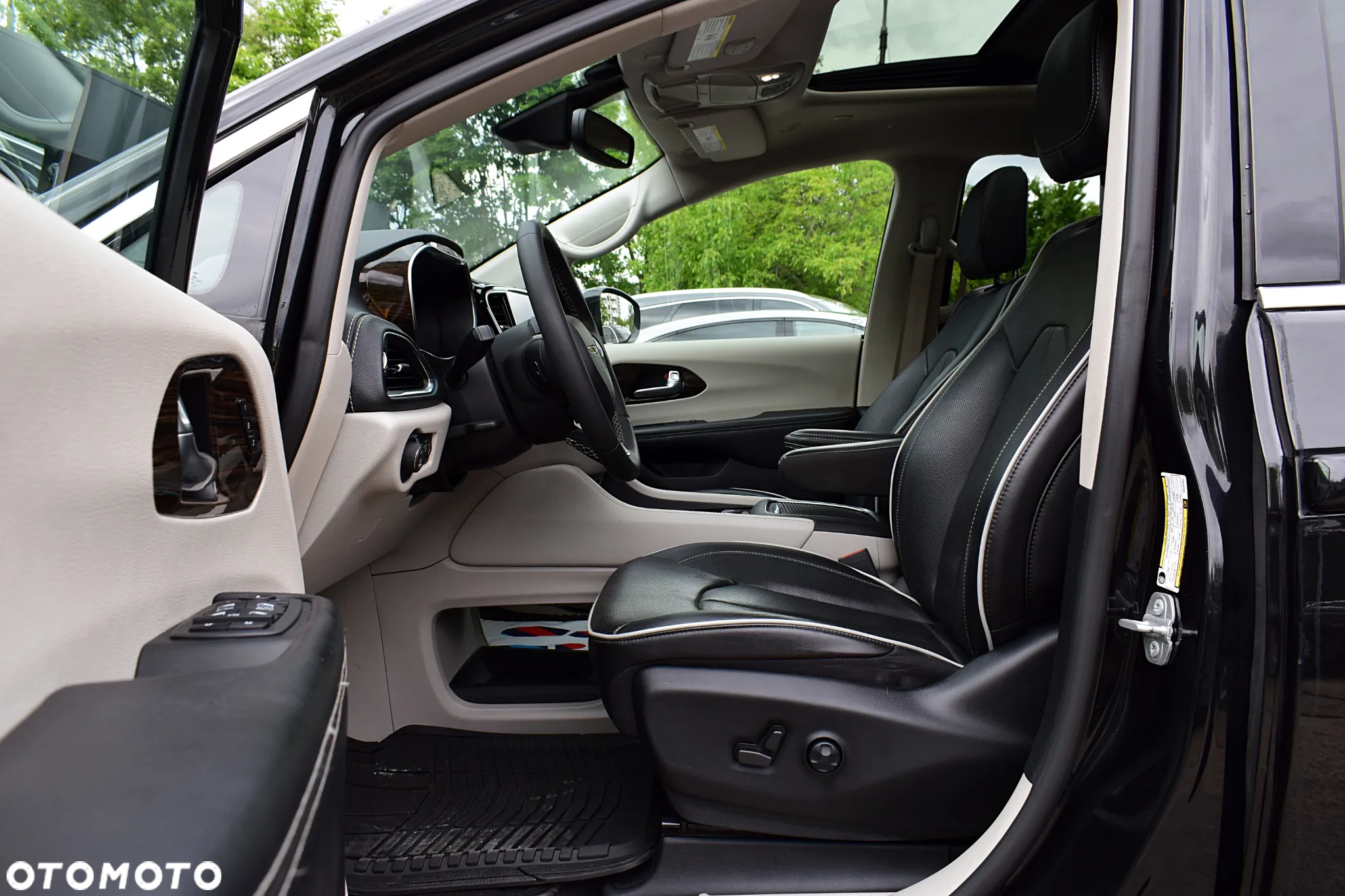 Chrysler Pacifica - 6