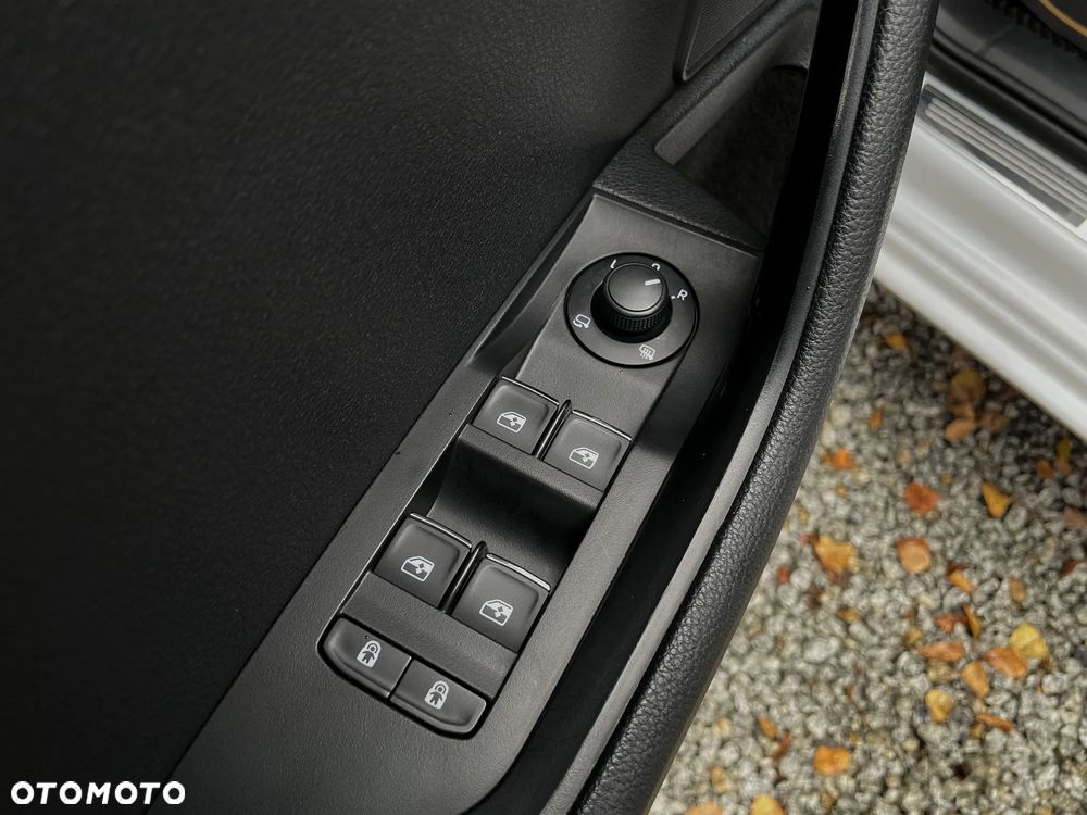 Skoda Superb 2.0 TDI Ambition DSG - 37