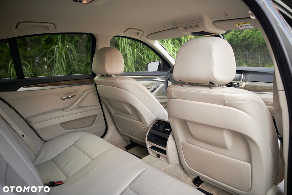 BMW Seria 5 525d xDrive Modern Line - 29