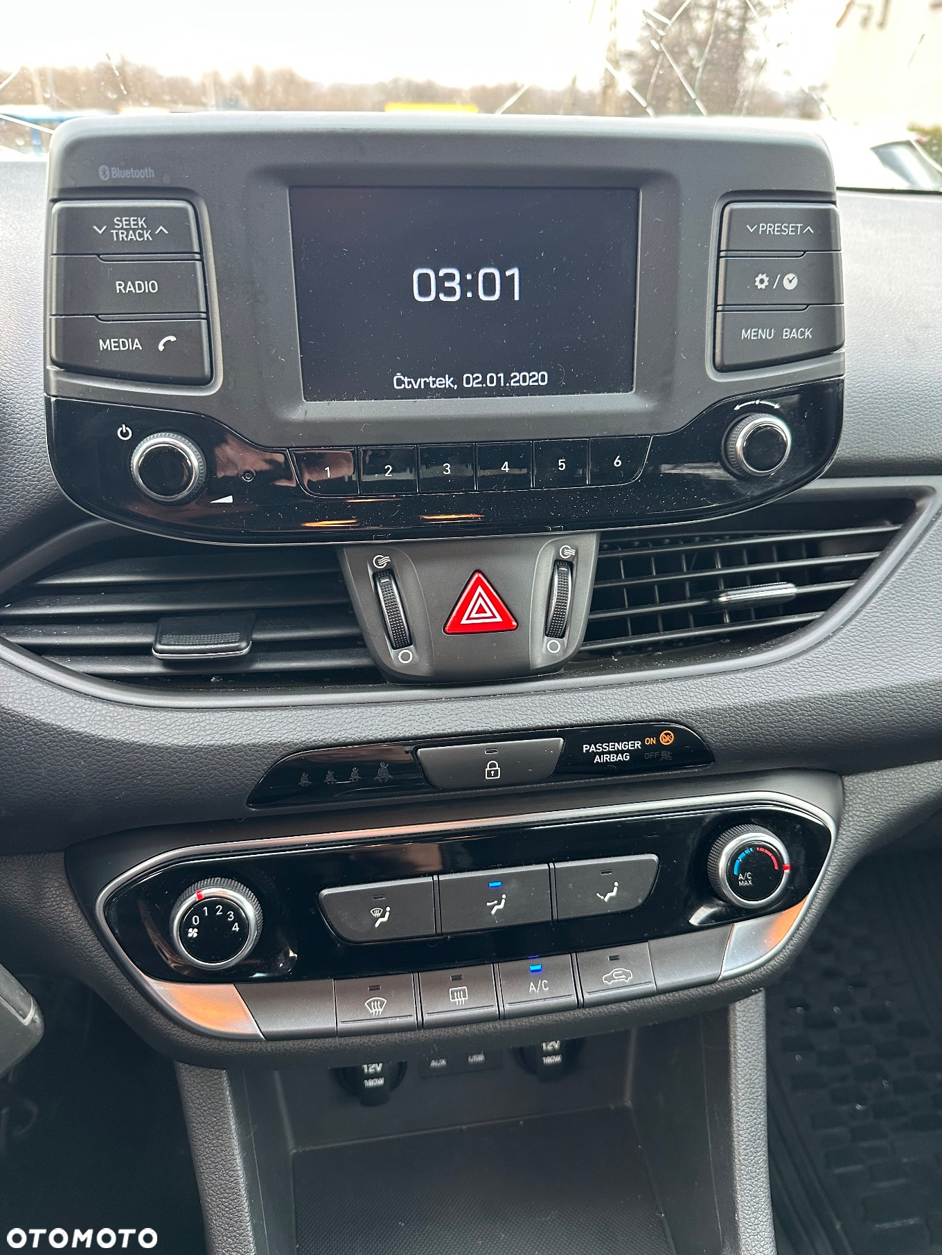 Hyundai i30 Fastback 1.6 CRDI Premium - 8
