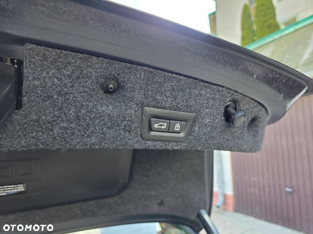 BMW Seria 5 528i xDrive Sport-Aut - 19