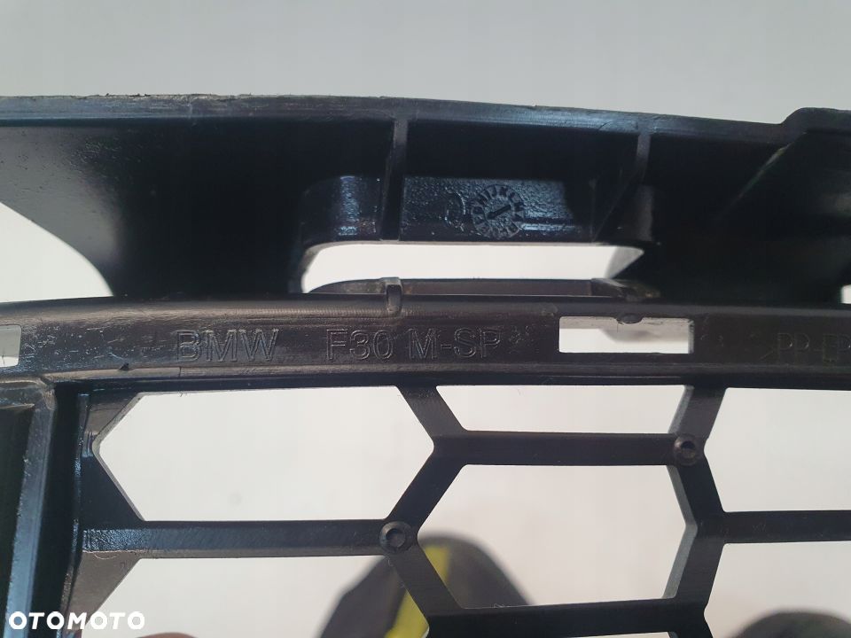 ATRAPA KRATKA ŚRODKOWA BMW 3 F30 F31 M-PAKIET - 4