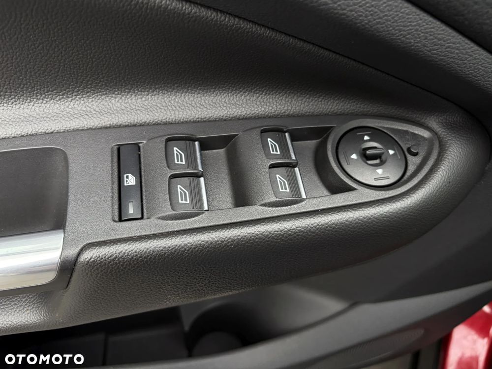 Ford Kuga 2.0 TDCi 2x4 Titanium - 32