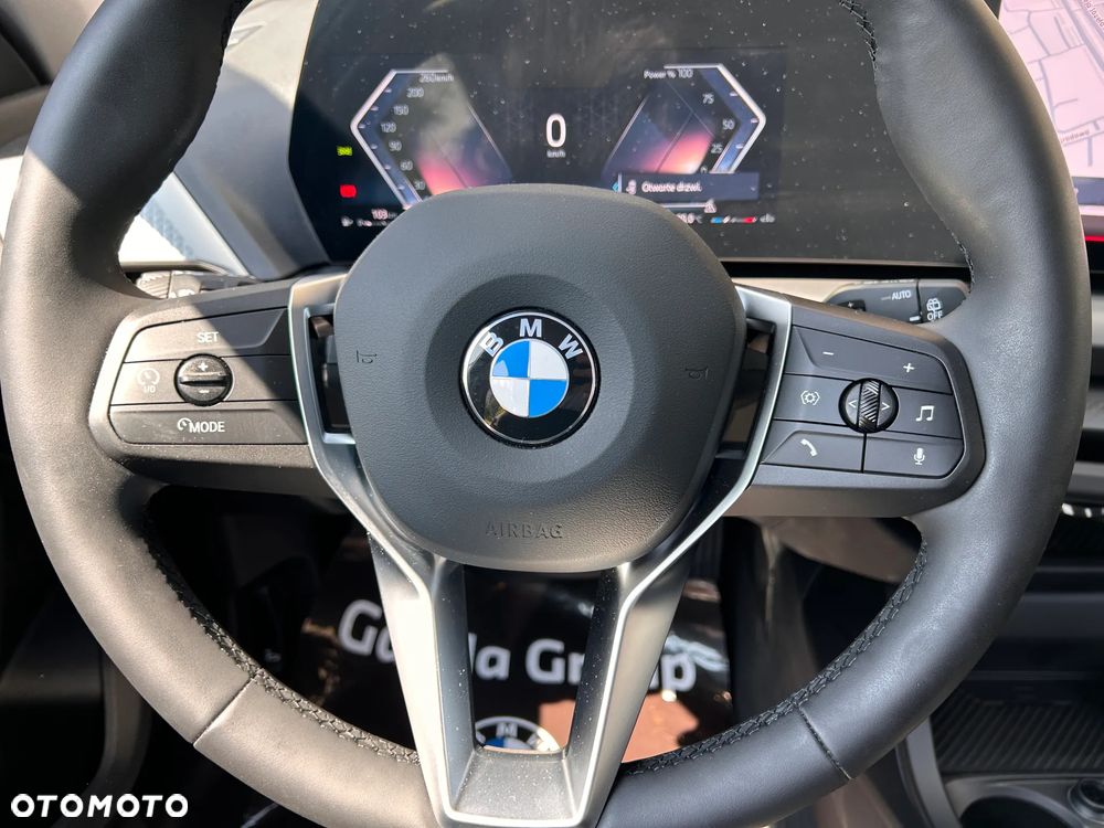 BMW Seria 1 120d mHEV - 23