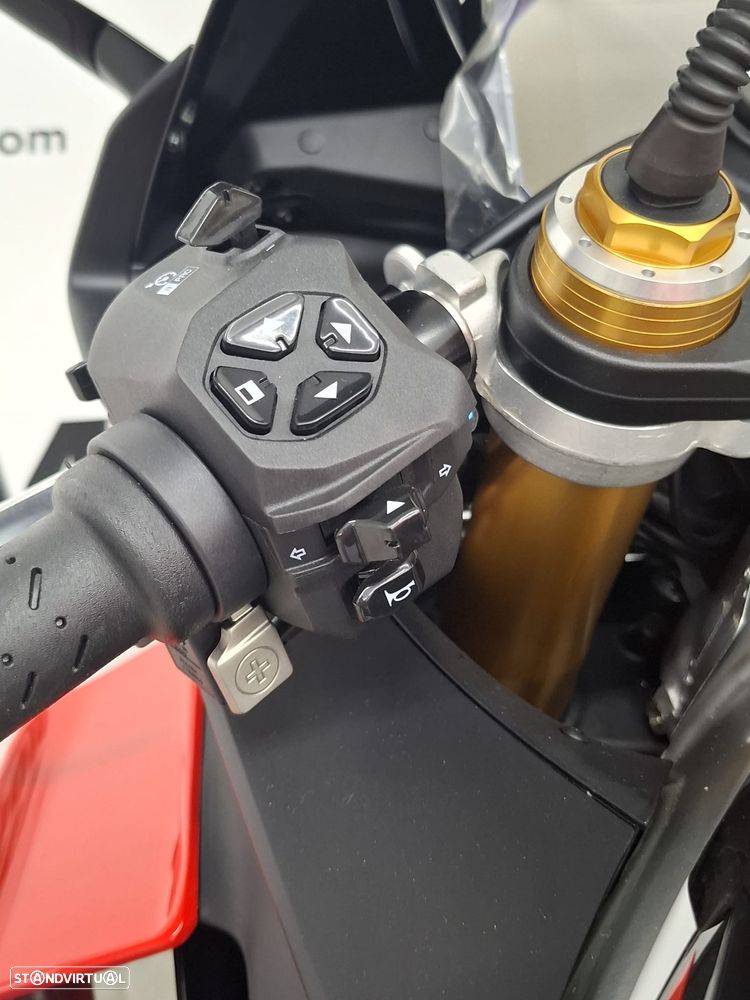 Aprilia RSV 4 FACTORY - 7