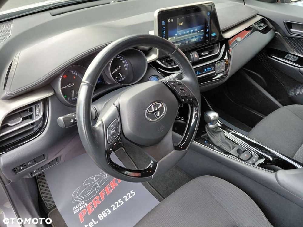 Toyota C-HR - 11