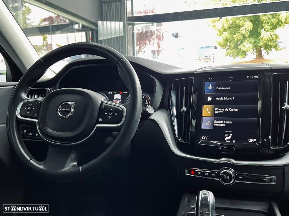 Volvo XC 60 2.0 T8 PHEV Momentum Plus AWD - 22