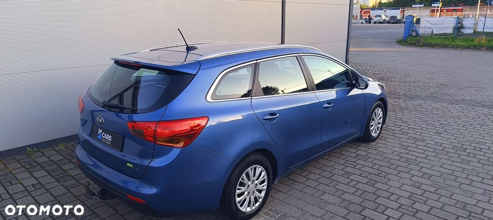 Kia Ceed - 11
