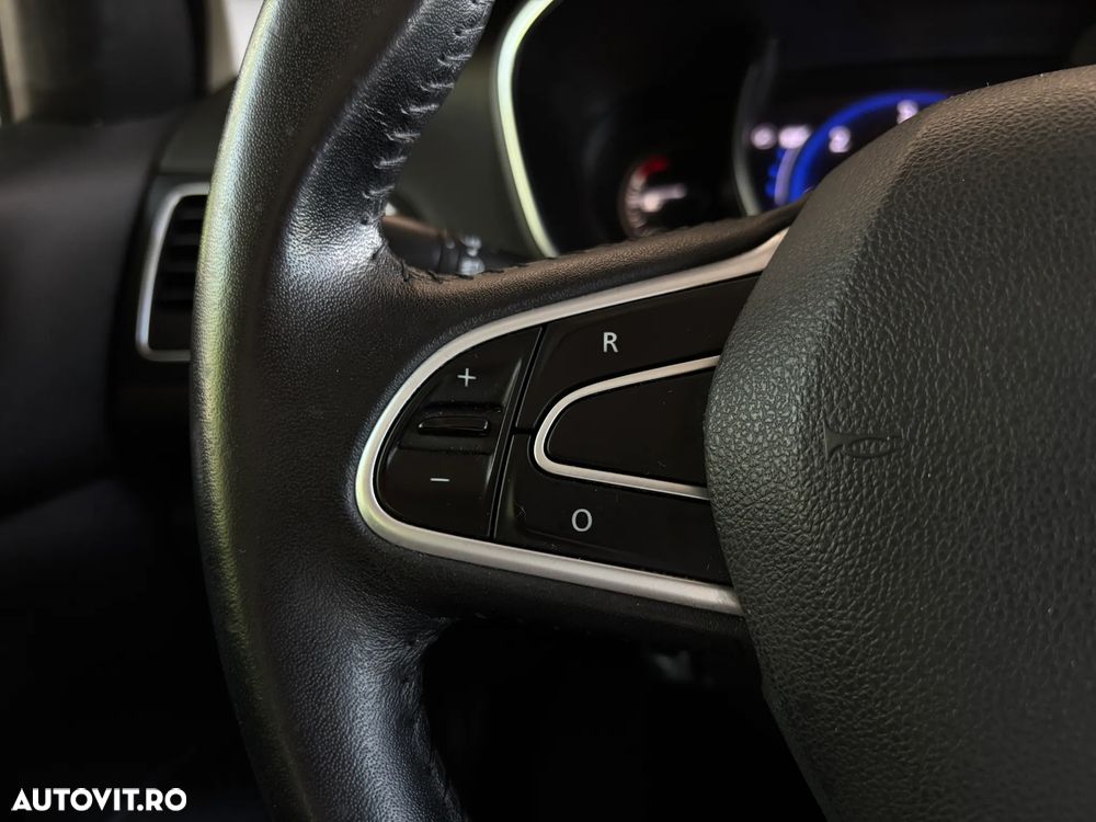 Renault Megane Energy dCi EDC Zen - 22