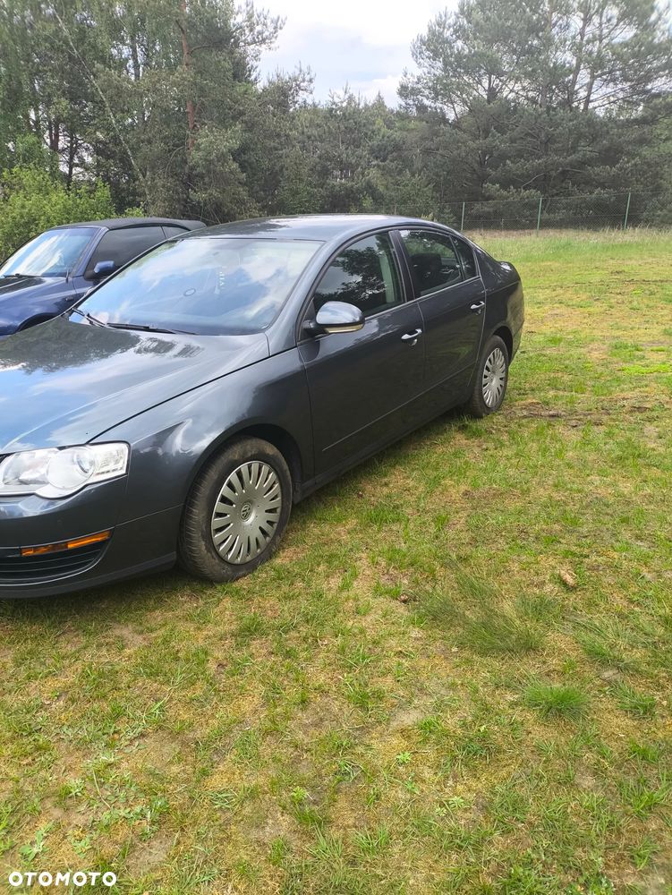 Volkswagen Passat 1.6 TDI DPF BlueMotion Technology Comfortline - 3