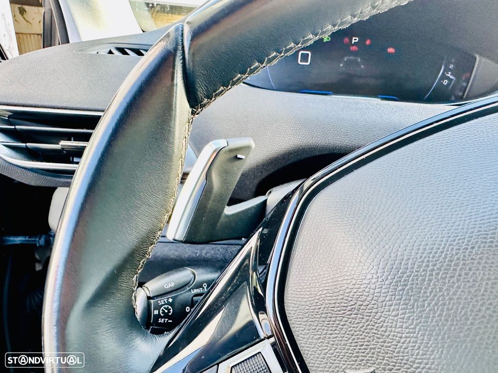 Peugeot 5008 1.2 PureTech Allure EAT8 - 21
