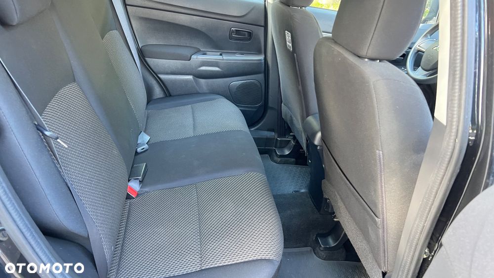 Mitsubishi ASX 1.6 Inform - 17