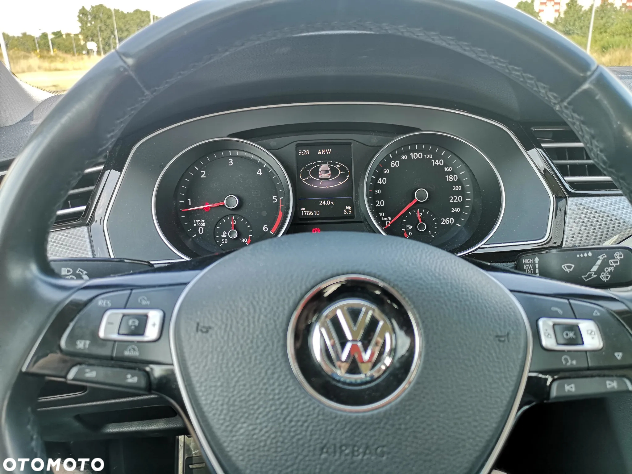 Volkswagen Passat - 15