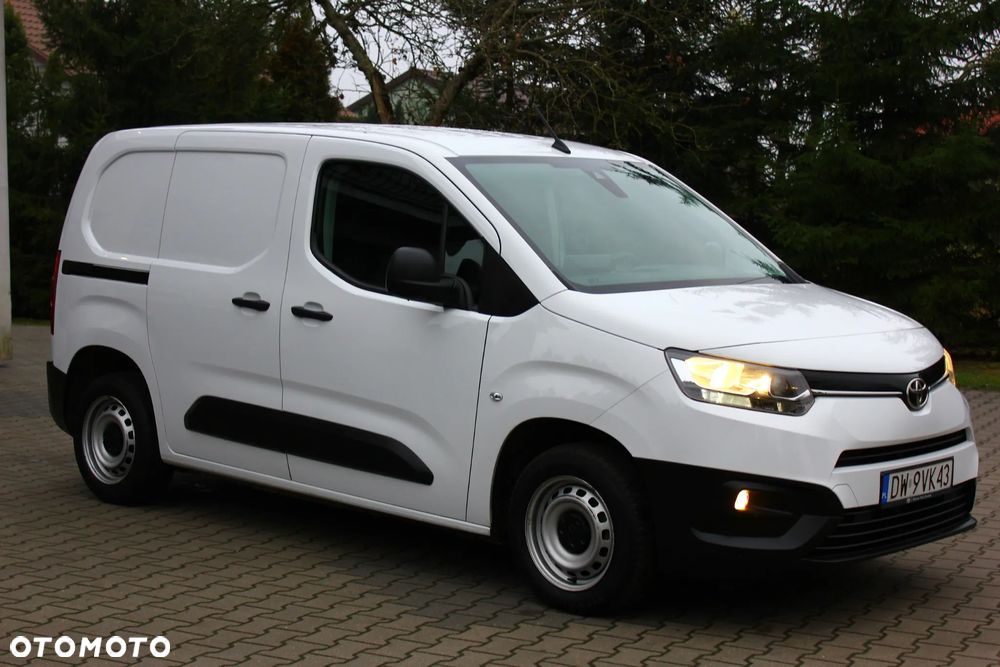 Toyota PROACE CITY BLASZAK 2 OSOBOWY 1.2 D-4T BENZYNA 110KM PEWNE AUTO FV23% - 19