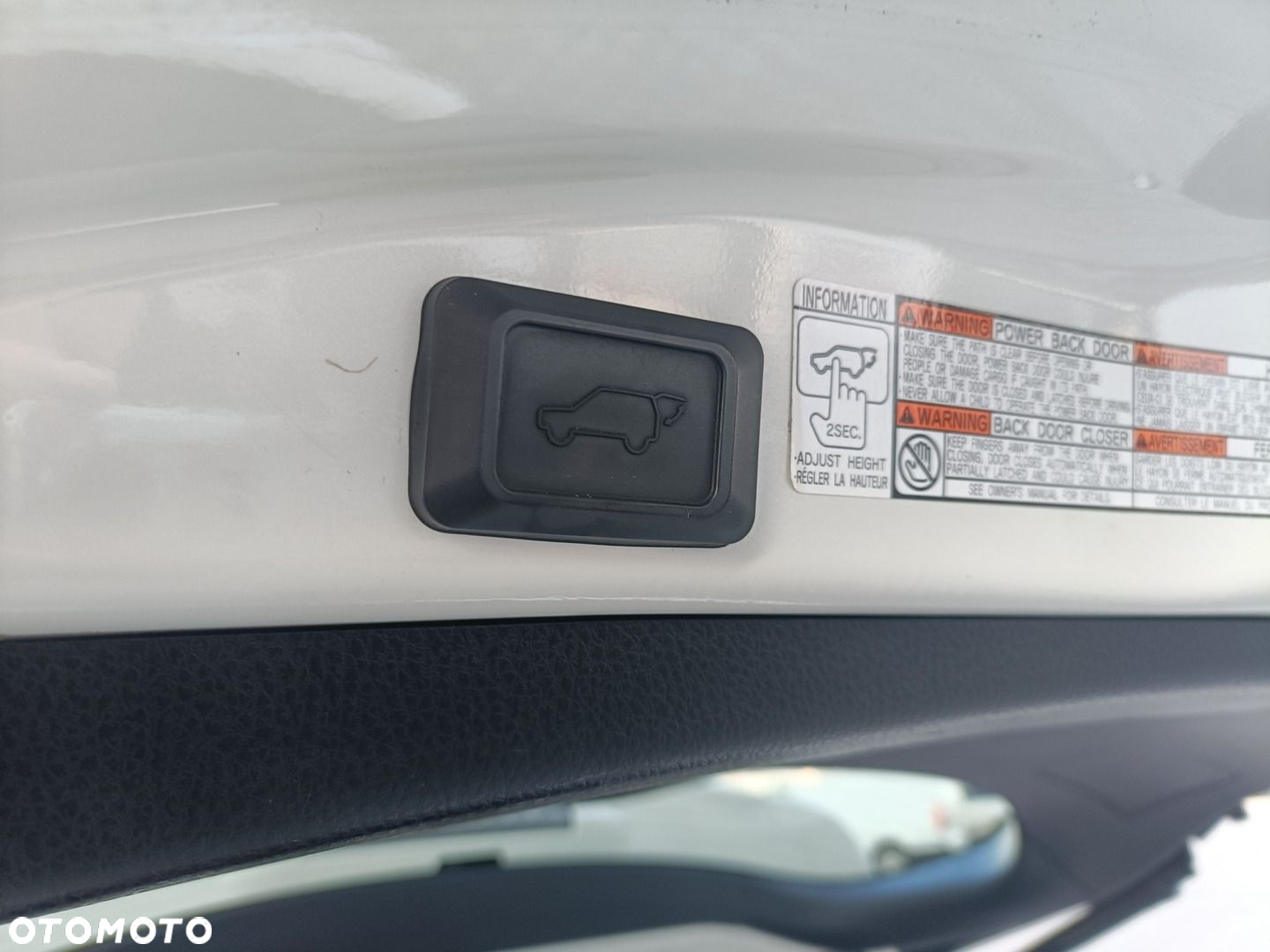 Toyota RAV4 - 8