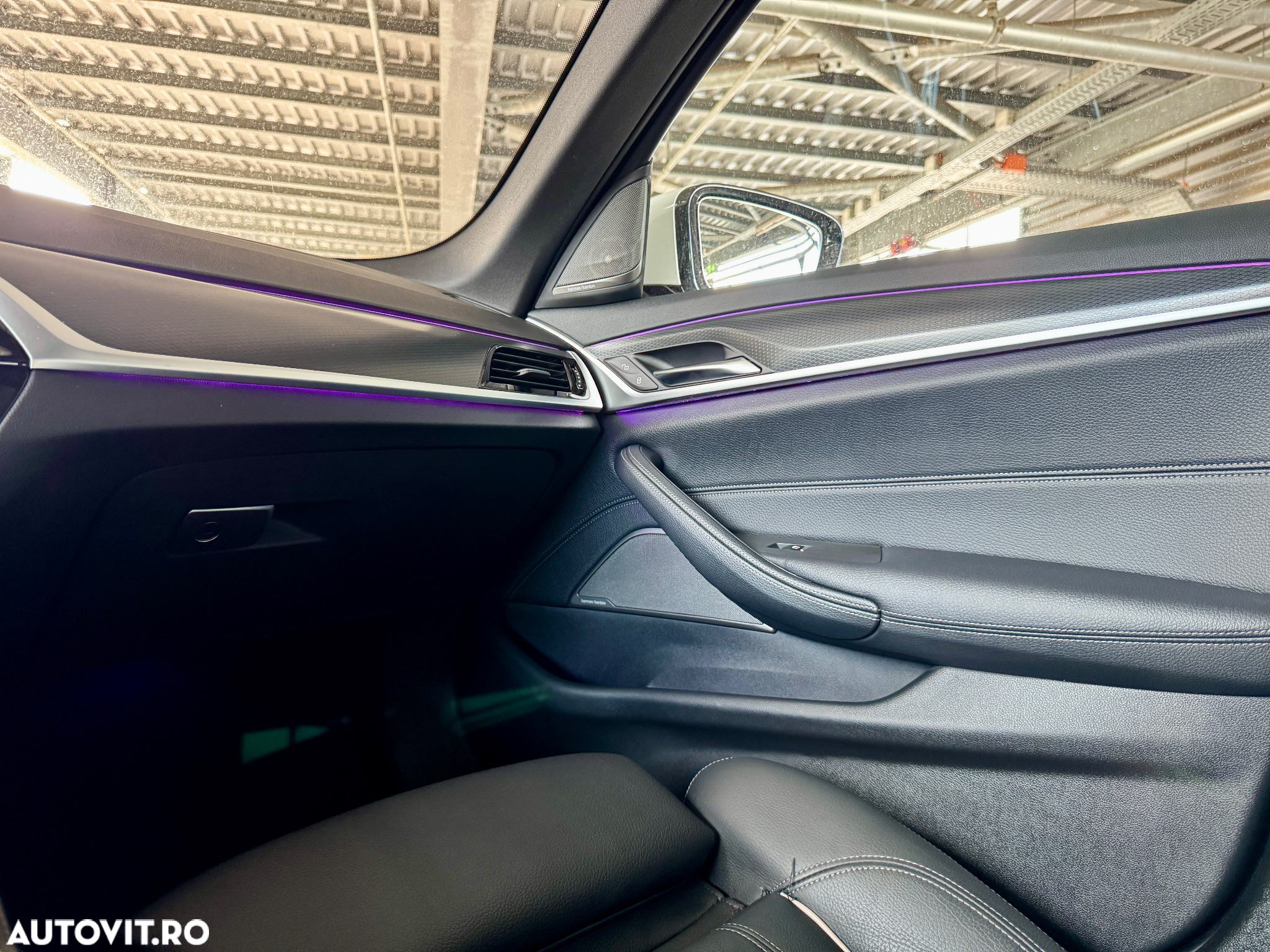 BMW Seria 5 530d xDrive AT MHEV - 32