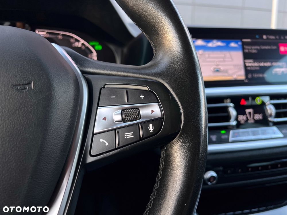 BMW Seria 3 320d Sport Line Shadow sport - 29