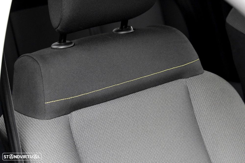 Citroën C3 1.2 PureTech C-Series - 16