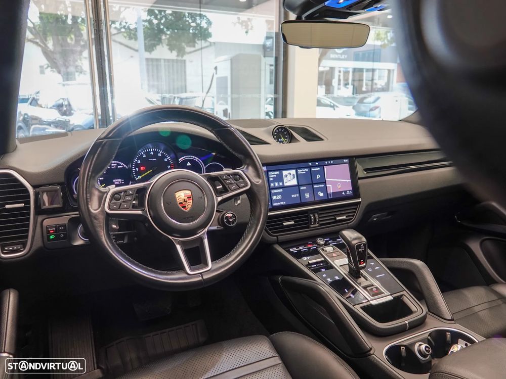 Porsche Cayenne - 12