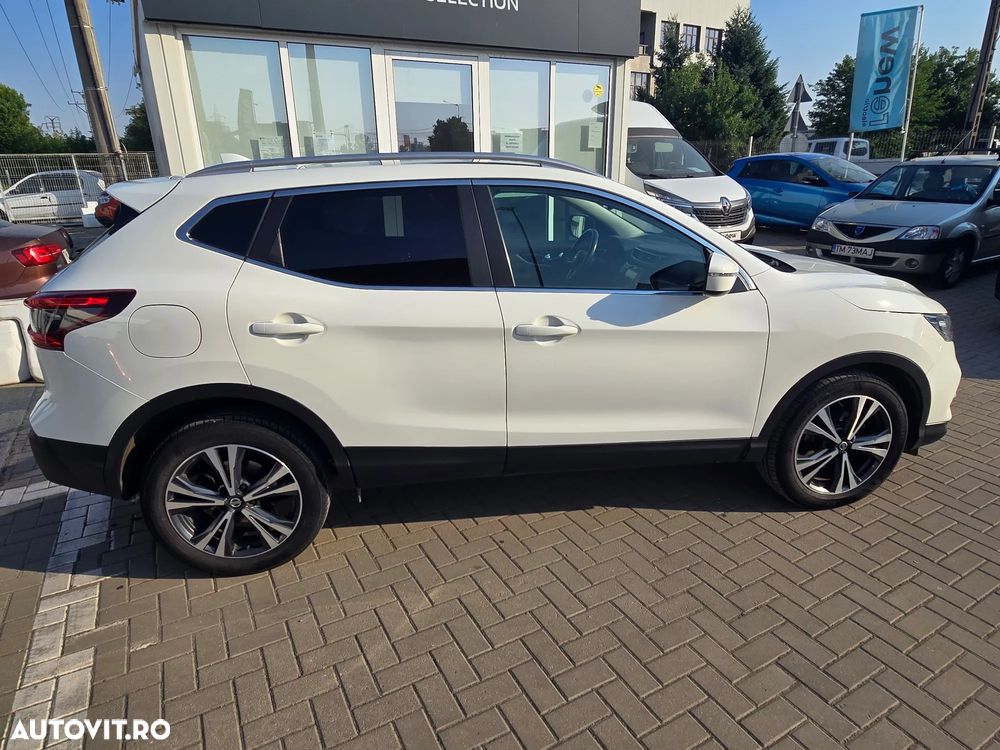 Nissan Qashqai 1.7 dCi Xtronic ALL-MODE 4x4i TEKNA+ - 10