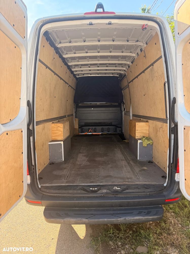 Mercedes-Benz Sprinter - 5