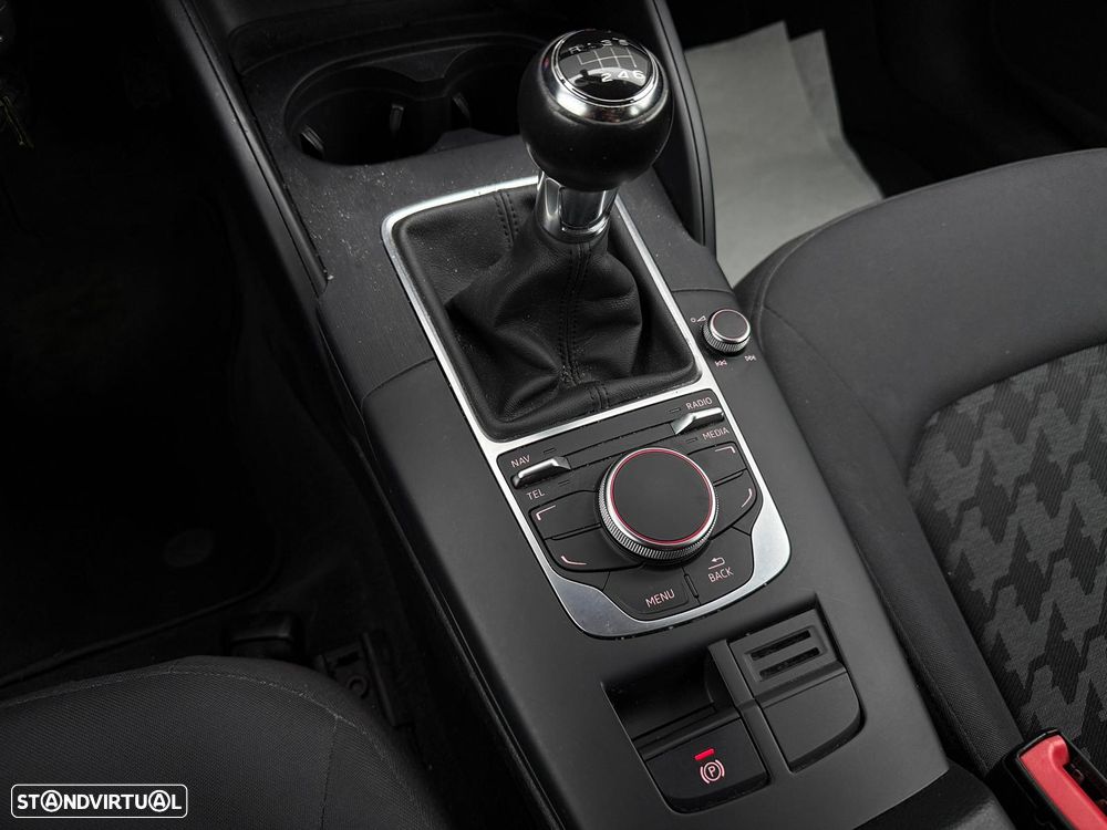 Audi A3 1.6 TDI Attraction - 11