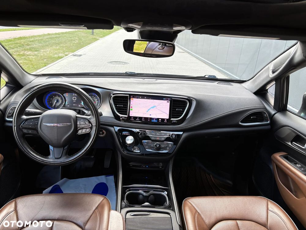 Chrysler Pacifica - 21
