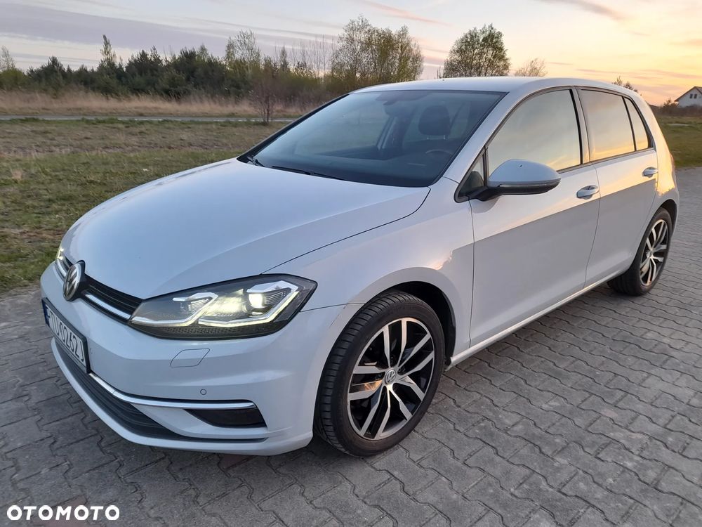 Volkswagen Golf - 10