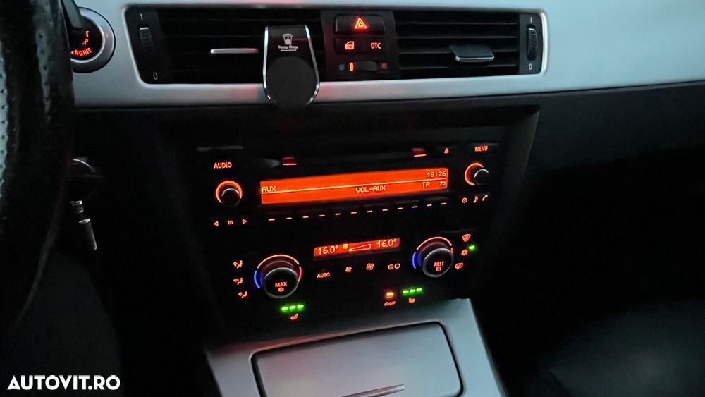 BMW Seria 3 318d - 15