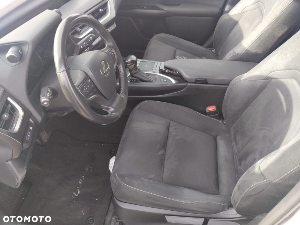 Lexus UX 250h Luxury Line - 13