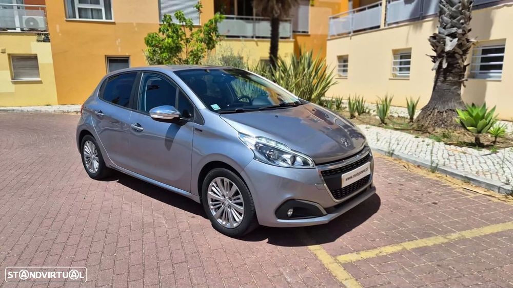 Peugeot 208 1.2 PureTech Signature - 8